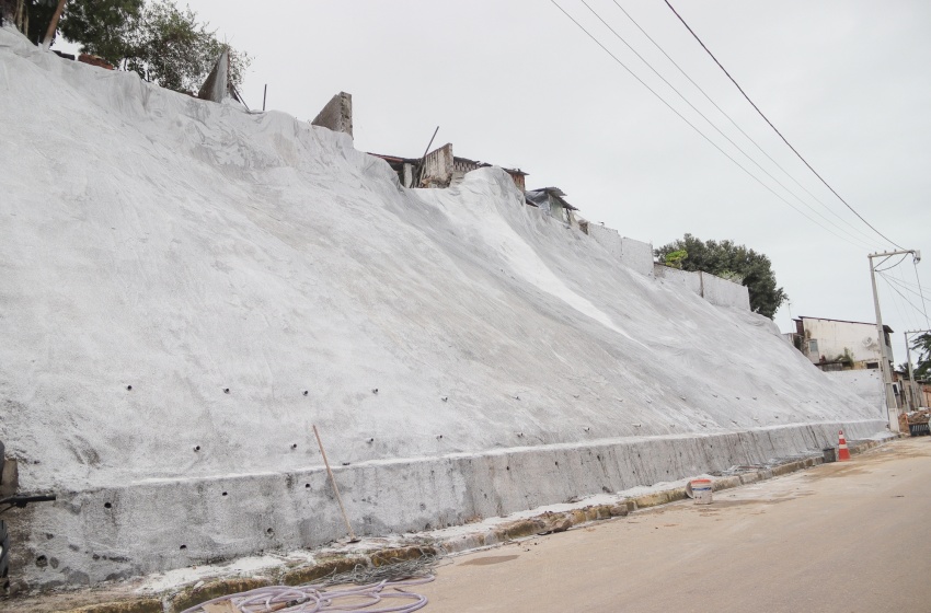 Prefeitura utiliza tecnologia contra deslizamentos de terra nas  encostas
