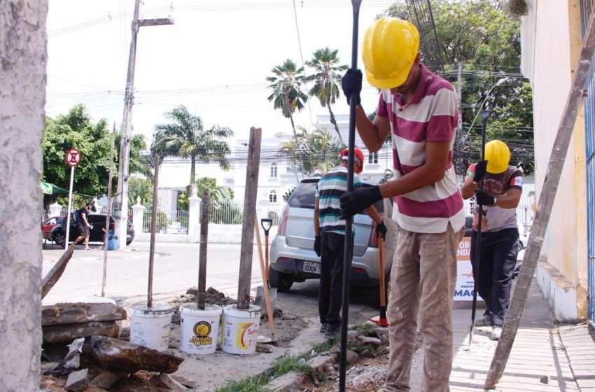 Infraestrutura inicia regularização das calçadas e acessibilidade no Centro de Maceió