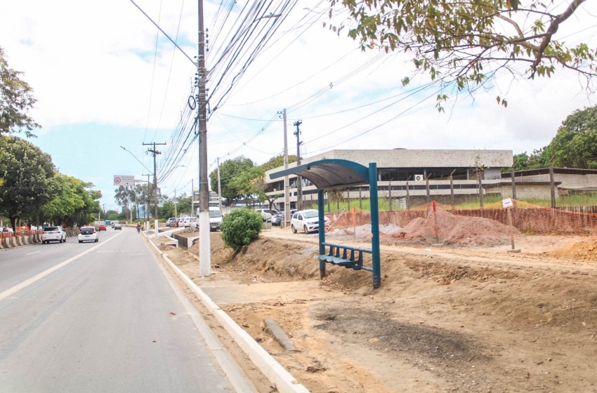 Abrigo de ônibus instalado na Avenida Durval de Góes Monteiro será realocado por 30 dias