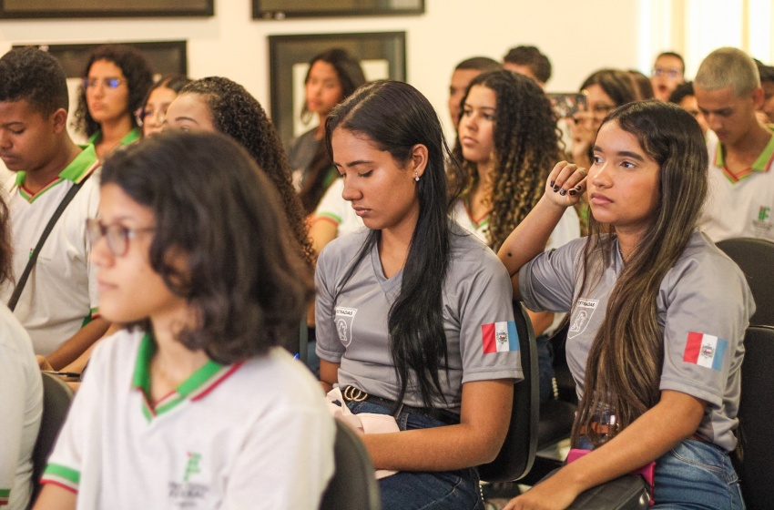 Estudantes conhecem estrutura do DMTT e gestão da mobilidade urbana de Maceió