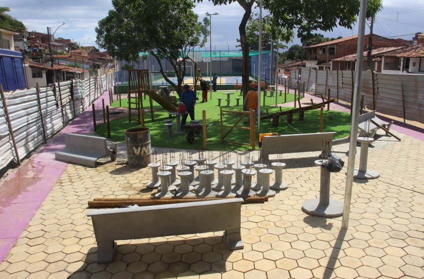 Obras de praça em Ipioca avançam e chegam a mais de 90% de conclusão