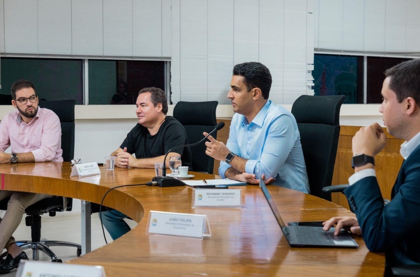 Prefeitura recebe alunos do Insper que apresentaram soluções inovadoras para Maceió