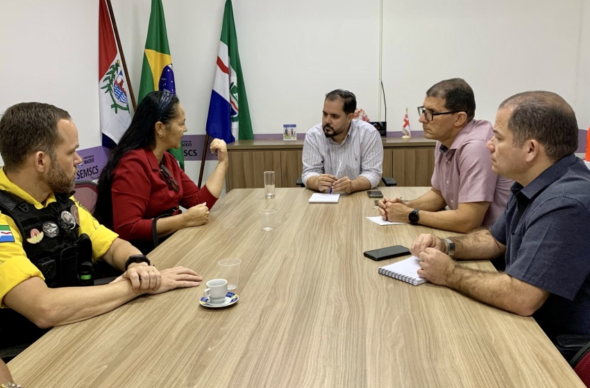 Praia Limpa: Reunião discute ordenamento de jangadas na orla marítima de Maceió