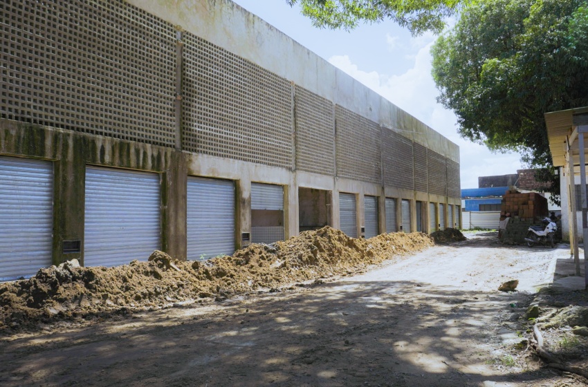 Obra do novo Mercado do Benedito Bentes avança com modernidade e segurança