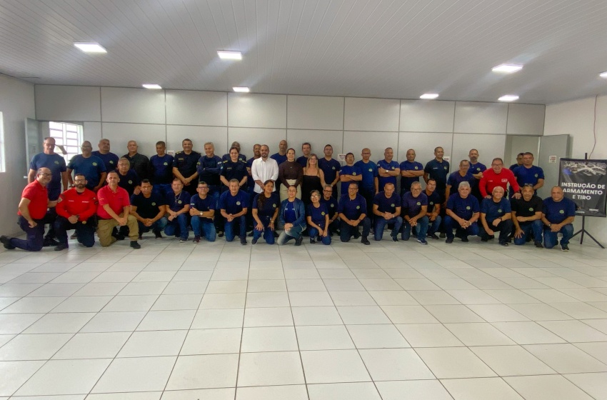 Segunda turma do curso de Instrução de Armamento e Tiro encerra atividades com prova teórica