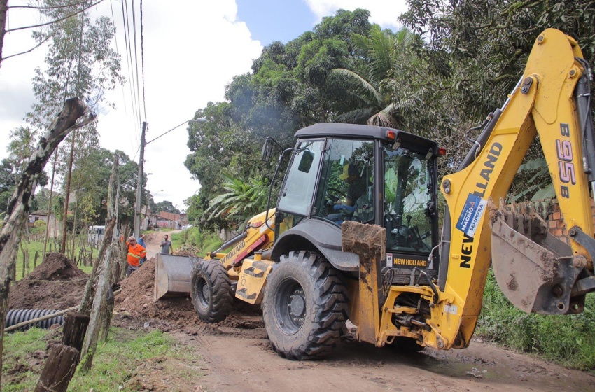 Infraestrutura inicia serviços de pavimentação no bairro Rio Novo