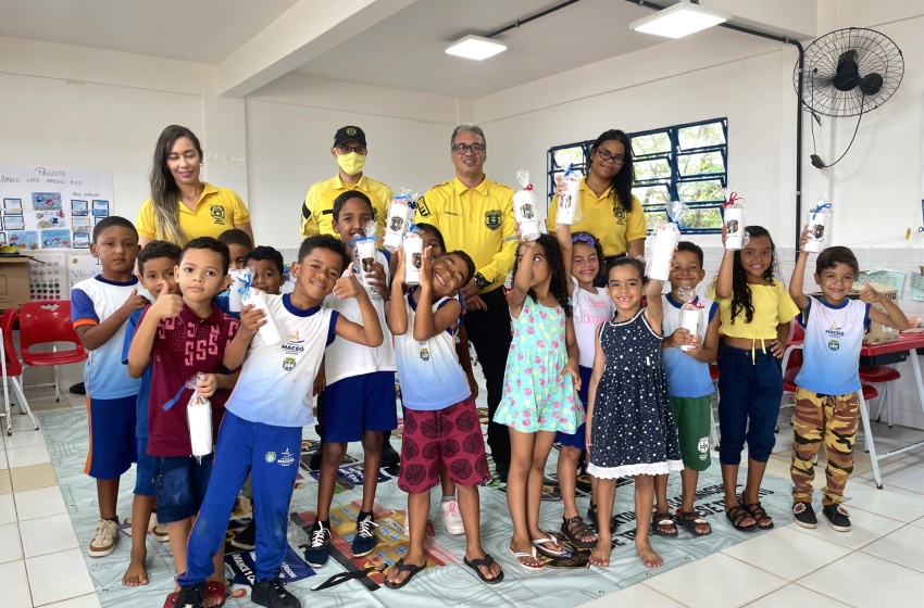 Educadores do DMTT promovem ação educativa em alusão ao Dia das Crianças
