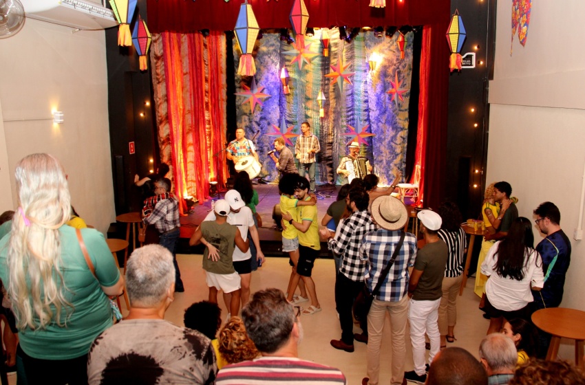 Domingo (14) é dia de forró e cultura popular na programação do São João Raiz