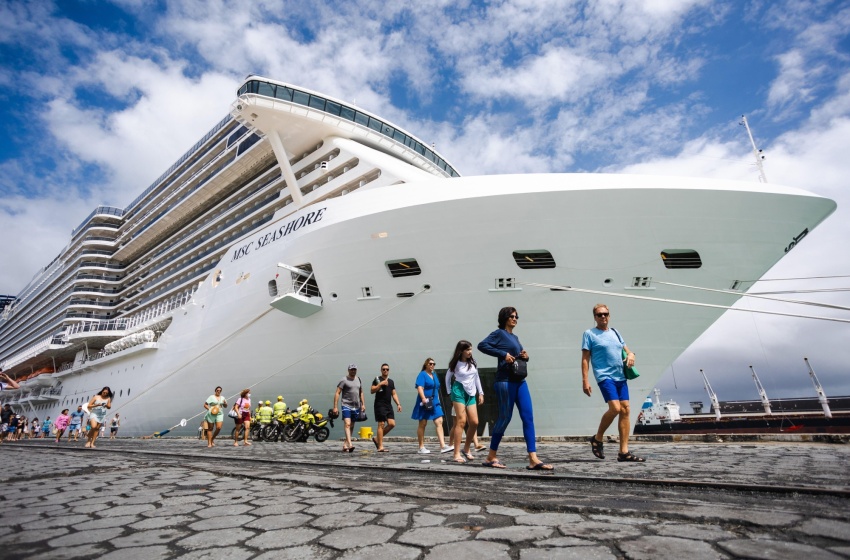 Maior cruzeiro a navegar em águas brasileiras chega em Maceió nesta terça-feira (3)