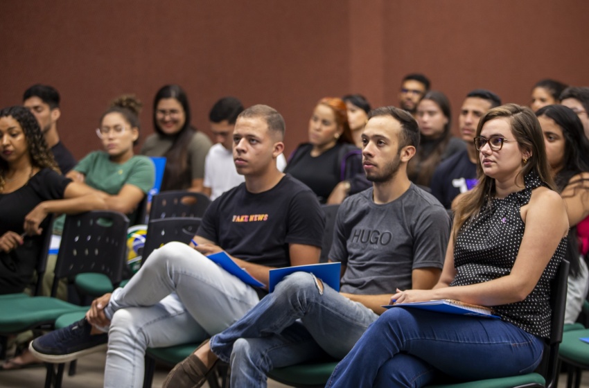 Jovem Empreendedor 2.0 + CJE capacita 50 jovens em cursos sobre empreendedorismo