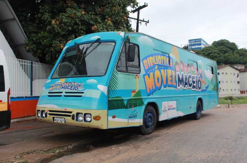 Ônibus do Matrícula Móvel estaciona no Vale do Reginaldo nesta terça-feira (22)