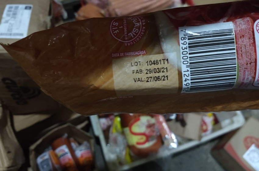 Vigilância Sanitária recolhe alimentos impróprios para consumo no Jacintinho