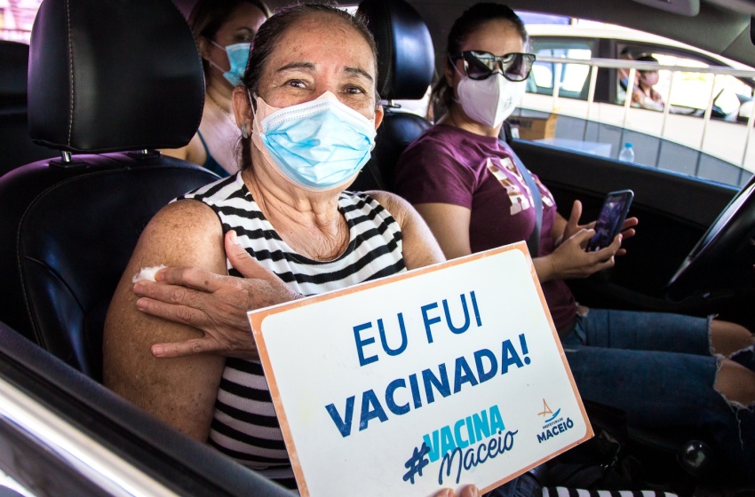 Com 92,3% das doses  recebidas e aplicadas, Maceió segue como a capital que mais vacina