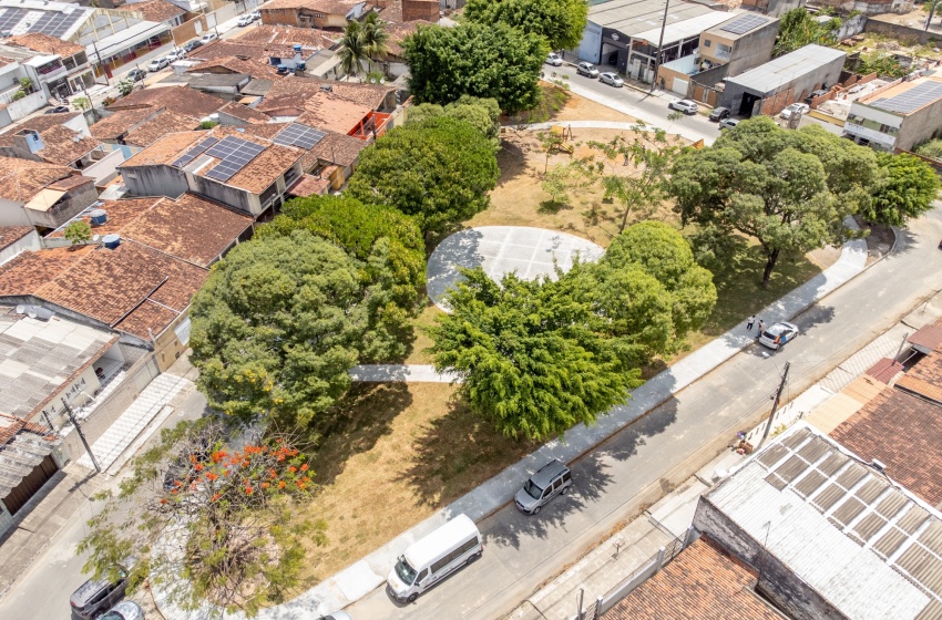 Reforma de Praça no Conjunto Eucaliptos avança e população já vê benefícios