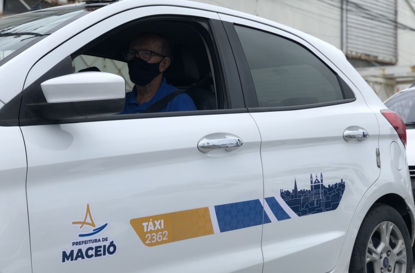SMTT altera local para adesivação de Táxis
