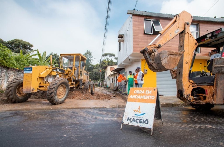 Infraestrutura inicia serviços para pavimentação no bairro Santos Dumont