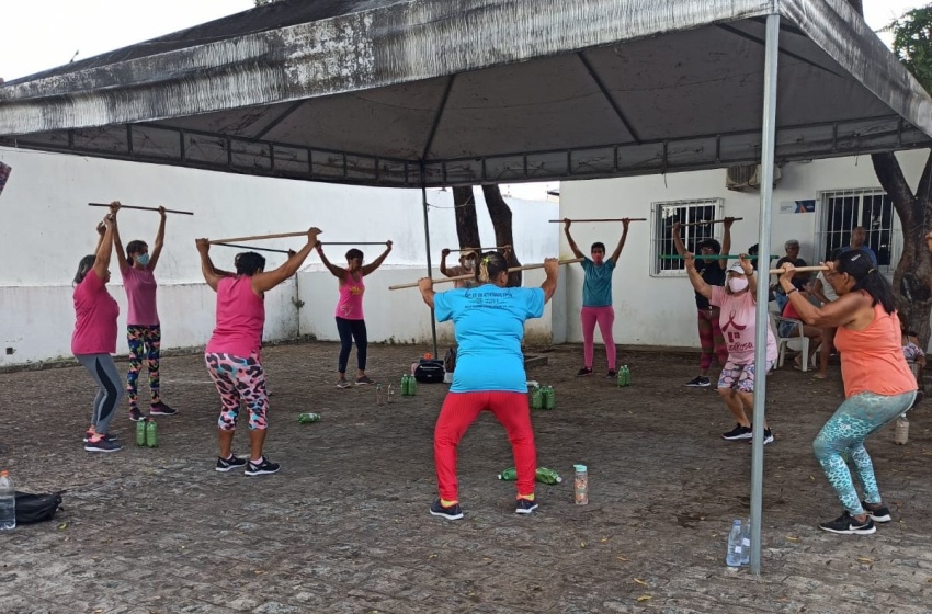 Núcleos de Atividade Física de Maceió promovem ações alusivas à campanha Outubro Rosa