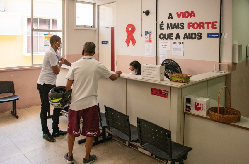 Maceió disponibiliza tratamento com antirretroviral para combate ao HIV