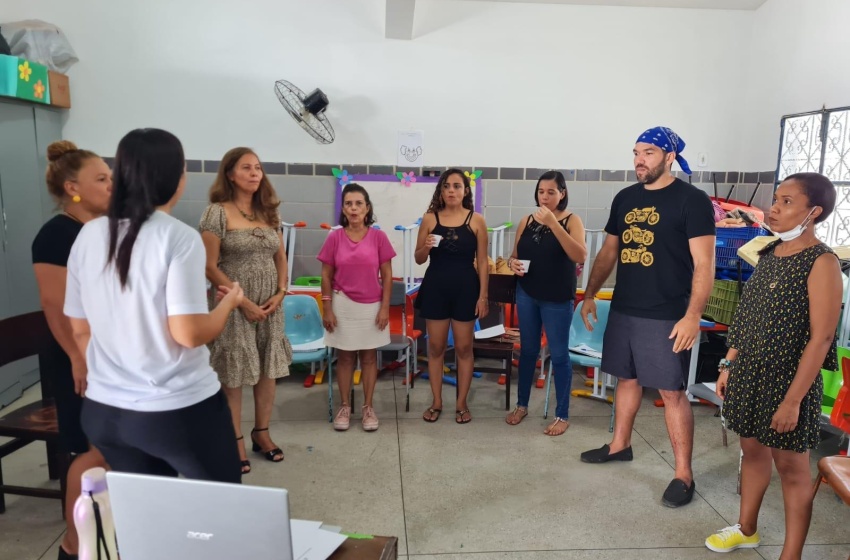Cerest promove oficina de saúde vocal para professores do Município