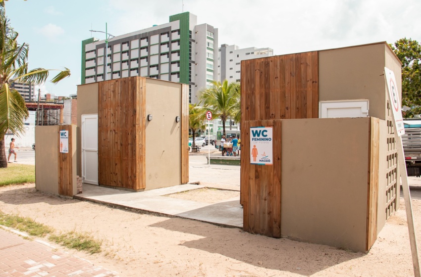 Banheiros públicos da orla marítima de Maceió funcionam em novo horário