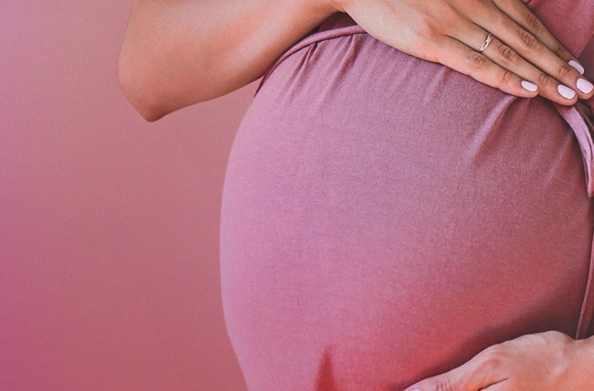 Cartão Cria: 990 gestantes e mães receberão benefício em abril
