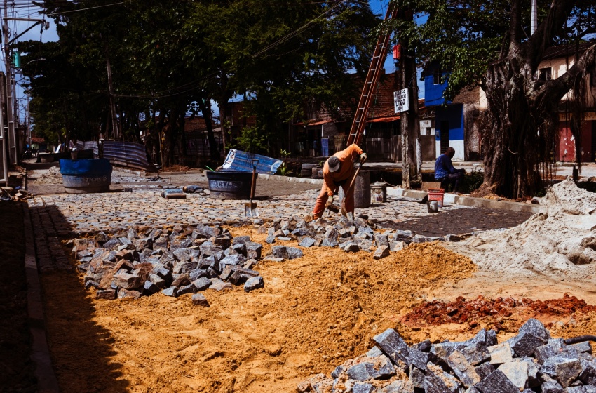 Rua do Vergel recebe pavimentação pelo Brota na Grota