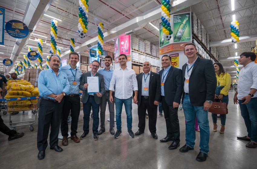Prefeitura prestigia inauguração da nova loja do Assaí, no Farol