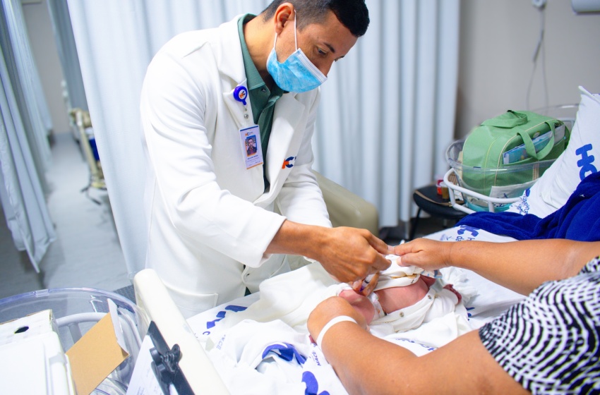 Hospital da Cidade se torna referência em imunização ao proteger bebês nas primeiras horas de vida