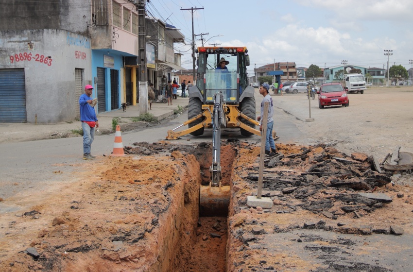 Infraestrutura inicia construção de 80 metros de drenagem no Benedito Bentes
