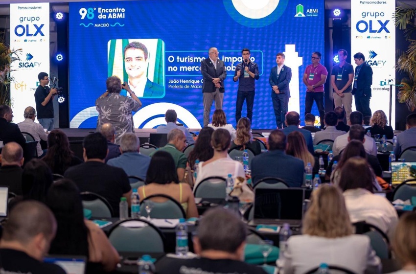 JHC destaca Maceió como cidade de oportunidades em encontro da ABMI
