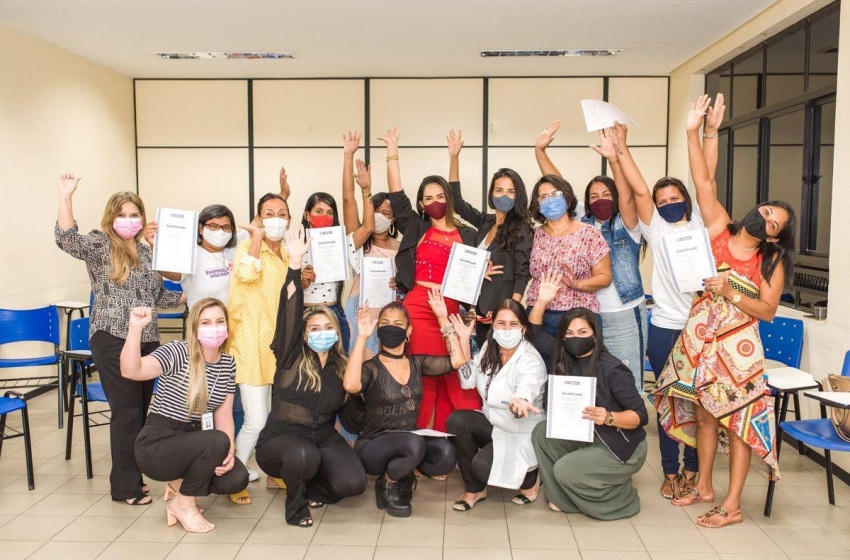 Programa Emprega Mulher forma a primeira turma de mulheres em situação de vulnerabilidade social
