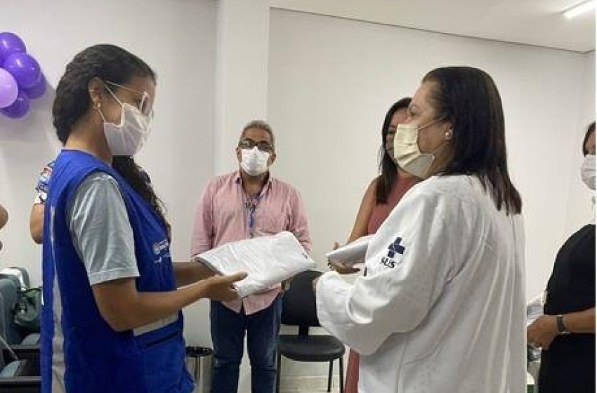 Equipes do Serviço de Atenção Domiciliar e Consultório na Rua recebem jaleco para trabalho externo