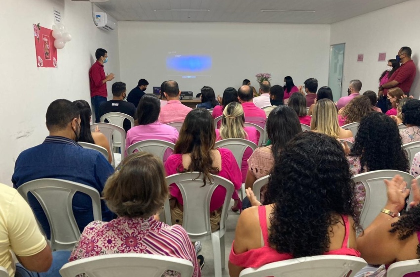 Servidores da Semscs participam de palestra sobre o Outubro Rosa