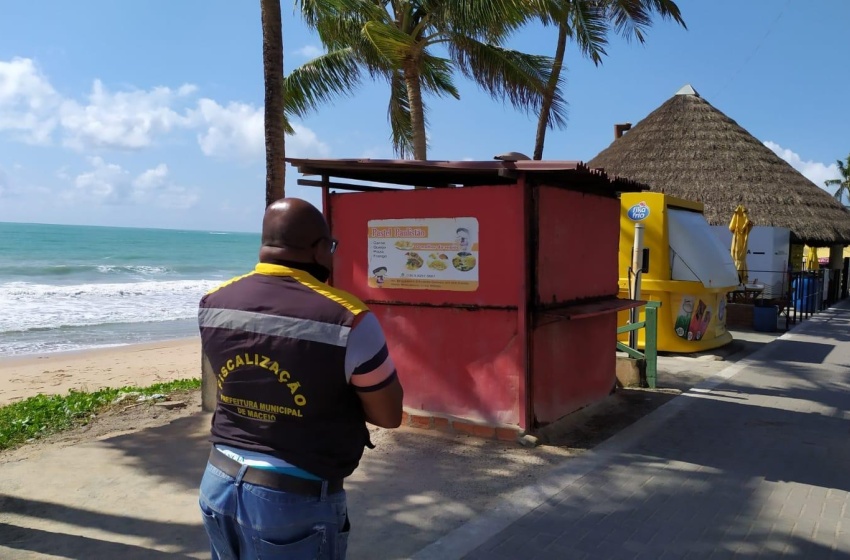 Convívio Social derruba barracas abandonadas na orla de Cruz das Almas