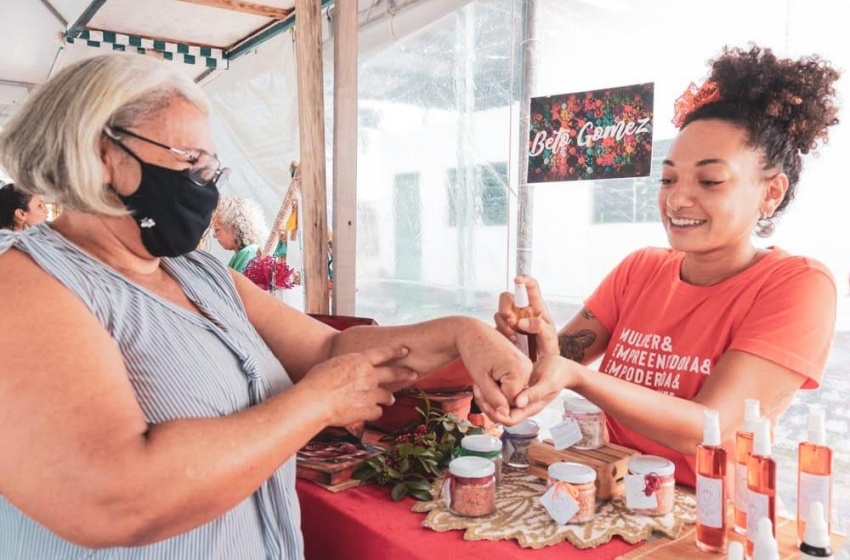 Feira sustentável reúne mais de 50 tipos de produtos agroecológicos em Maceió