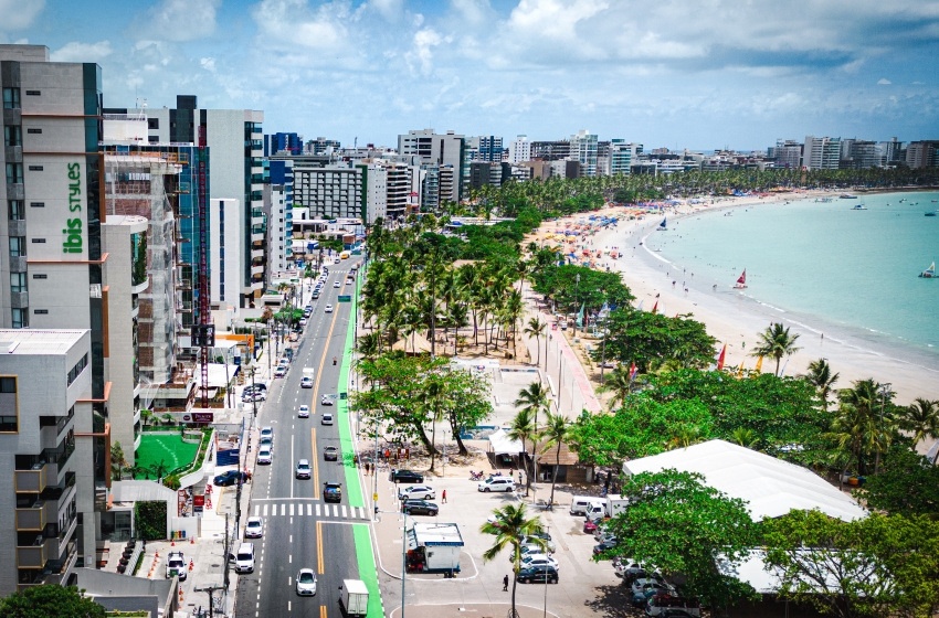 Faixa Verde da orla marítima de Maceió garante segurança e mobilidade