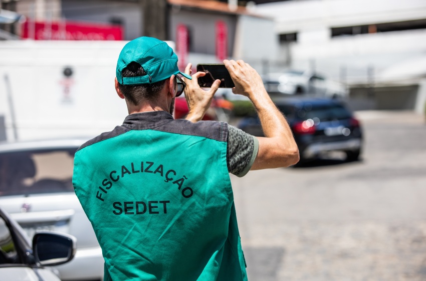 Prefeitura de Maceió multa BRK devido transbordamento de esgoto na Ponta da Terra