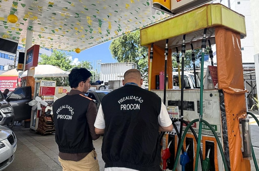 Procon Maceió fiscaliza postos de combustíveis após aumento da gasolina
