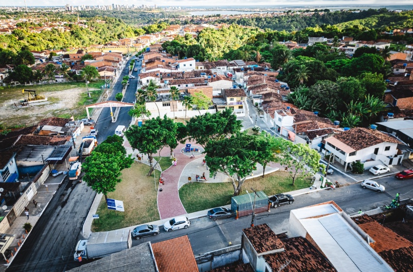 Reforma da Praça José Gomes Souza simboliza legado de zelo com a população