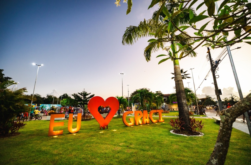 Comunidade do Graciliano Ramos celebra revitalização da Praça Central