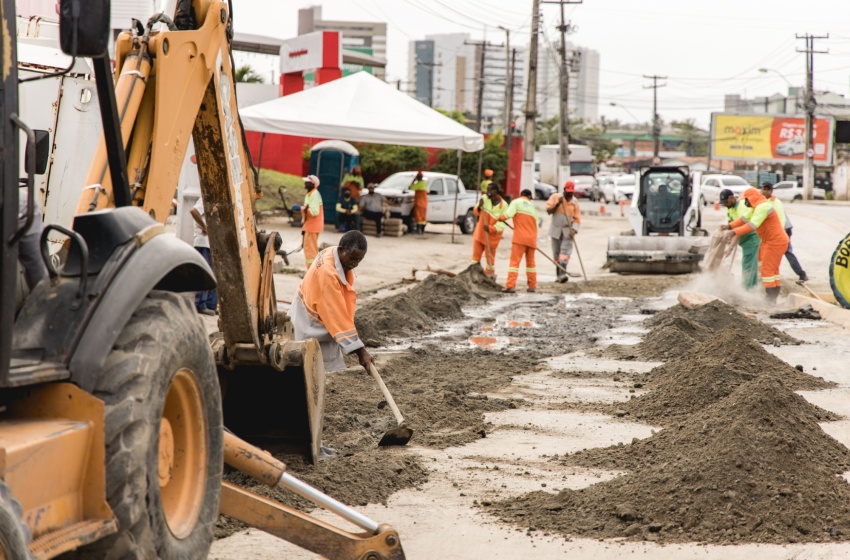 Após manutenção na rede de drenagem, trecho da Avenida Gustavo Paiva receberá pavimentação