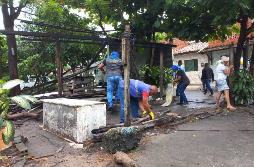 Convívio Social realiza remoção de galinheiro irregular no Trapiche da Barra
