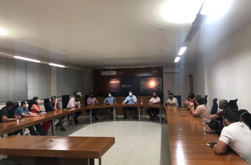 Prefeitura reforça medidas contra Covid-19 em reunião com bares e restaurantes