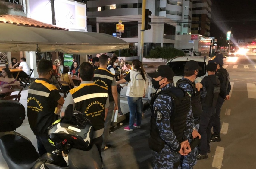 Prefeitura faz blitz em bares e restaurantes em Maceió