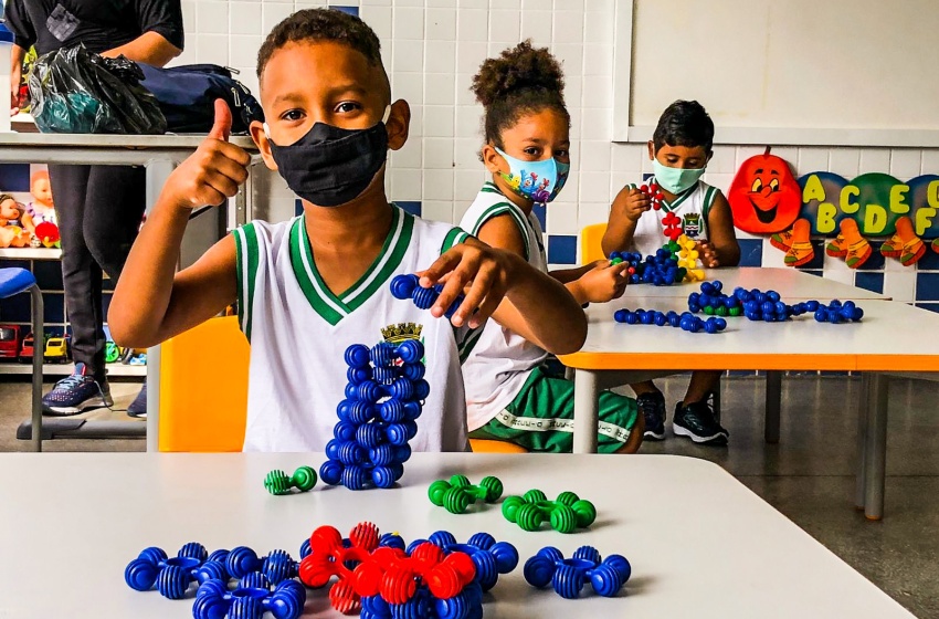 Retorno seguro às aulas no sistema híbrido é reflexo do planejamento da Educação em Maceió