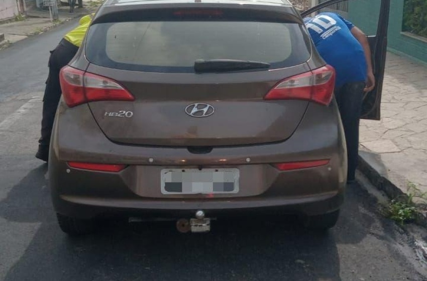 Homem é conduzido à Central de Flagrantes por apresentar documentação falsificada de veículo