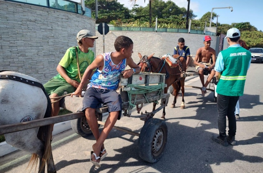 Desenvolvimento Sustentável orienta carroceiros em ações de Educação Ambiental