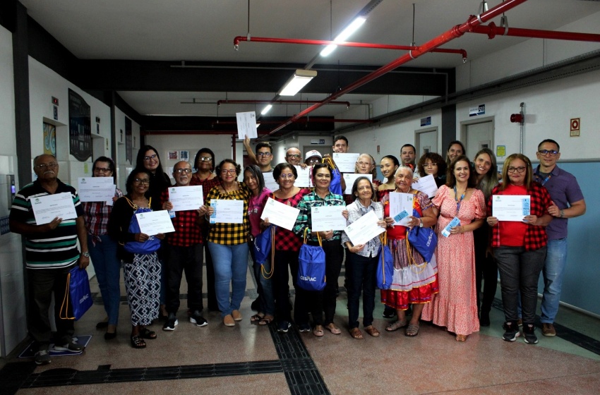 Saúde encerra turmas de curso de inclusão digital e noções de saúde para idosos