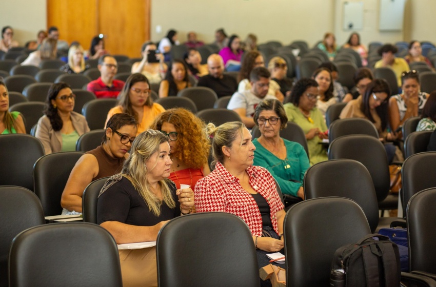 Palestra aborda ensino da história, cultura afro-brasileira e indígena no currículo escolar