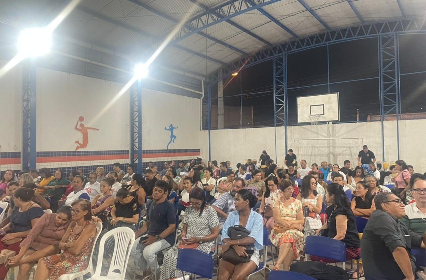 Estudantes participam de projeto de educação digital
